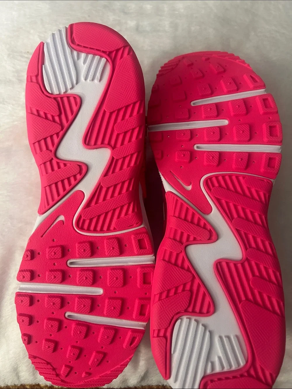 Nike bold hot